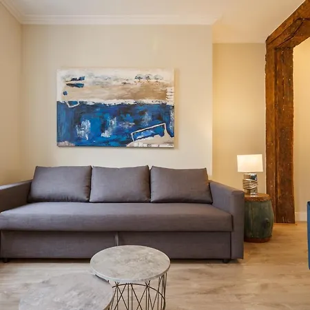 Paseo Del Arenal En El Casco Viejo