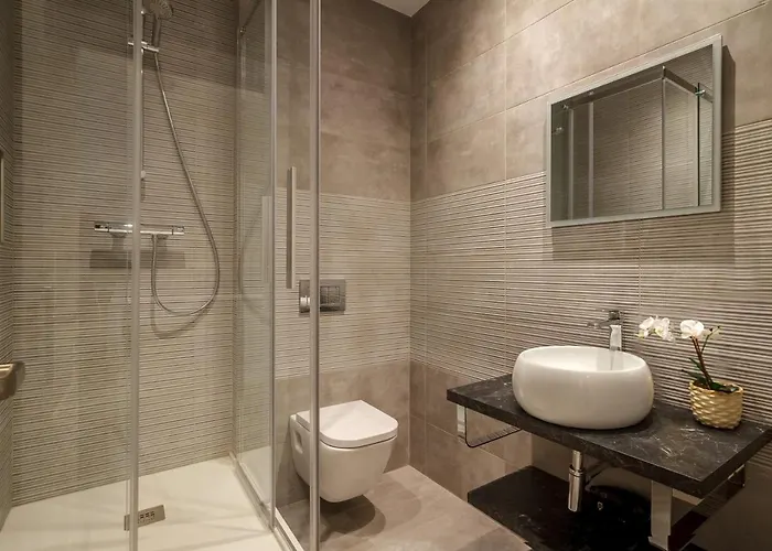 Paseo Del Arenal En El Casco Viejo *