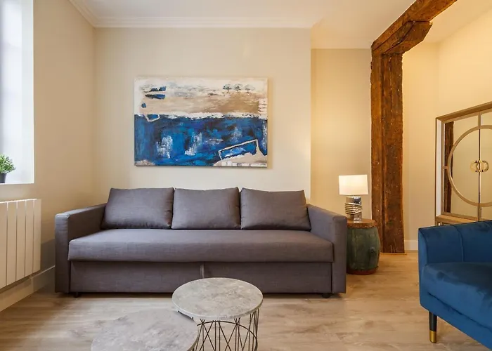 Paseo Del Arenal En El Casco Viejo